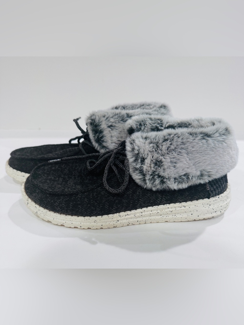 Hey Dude Britt Black Faux Fur Lined Slip-On Boots Size 8